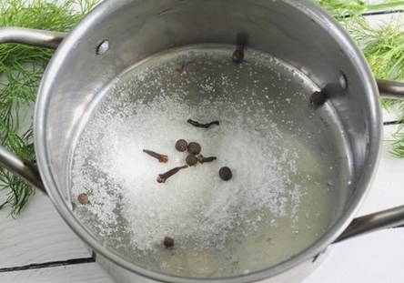 Маринованная спаржевая фасоль целыми стручками на зиму Маринованная спаржевая фасоль целыми стручками на зиму