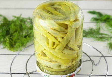 Маринованная спаржевая фасоль целыми стручками на зиму Маринованная спаржевая фасоль целыми стручками на зиму