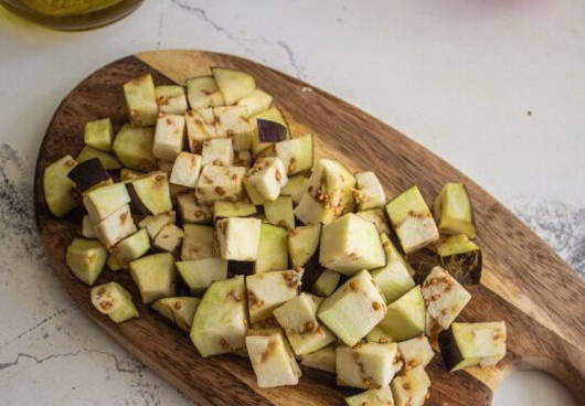 Салат с баклажанами и грецкими орехами