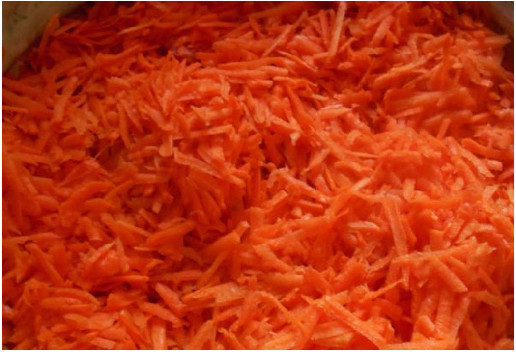 Салат с рисом, помидорами, перцем, морковью и луком на зиму