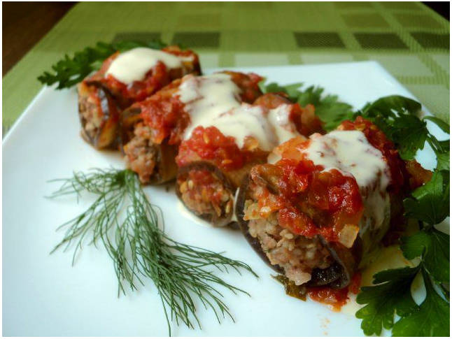 Рулетики из баклажанов с мясом в духовке