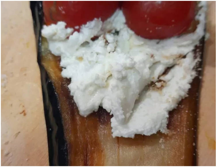 Рулетики из баклажанов с творожным сыром и чесноком Рулетики из баклажанов с творожным сыром и чесноком