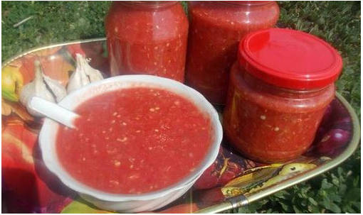 Горлодер из помидор с чесноком на зиму с кипячением