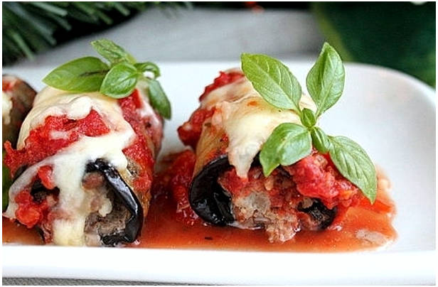 Рулетики из баклажанов с фаршем