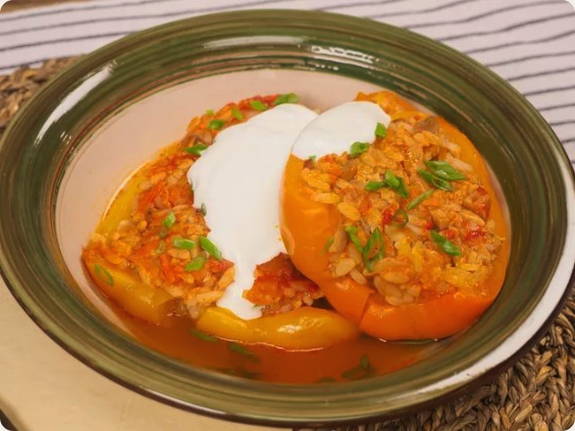 Классический фаршированный перец мясом и рисом в мультиварке