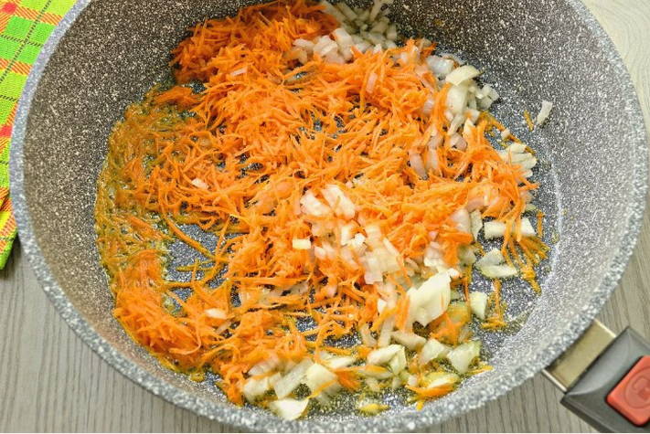 Фаршированный перец половинками с мясом и сыром в духовке