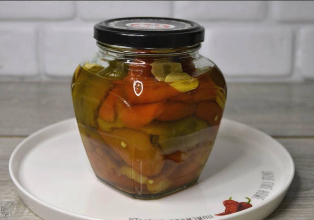 Запеченный перец с чесноком и маринадом в духовке на зиму Запеченный перец с чесноком и маринадом в духовке на зиму