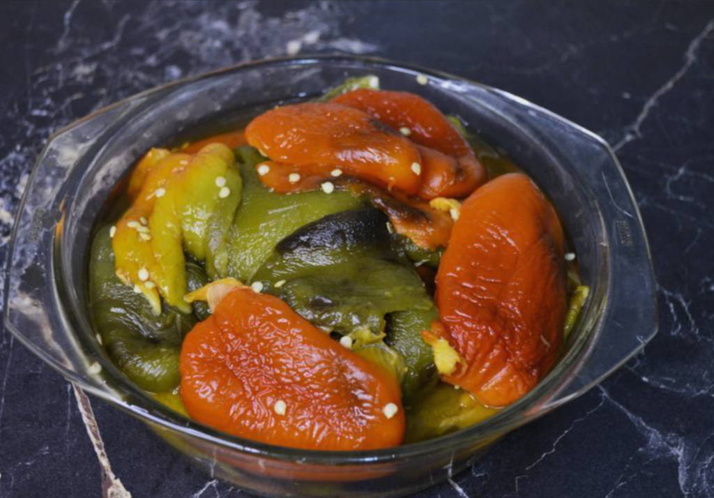 Запеченный перец с чесноком и маринадом в духовке на зиму Запеченный перец с чесноком и маринадом в духовке на зиму