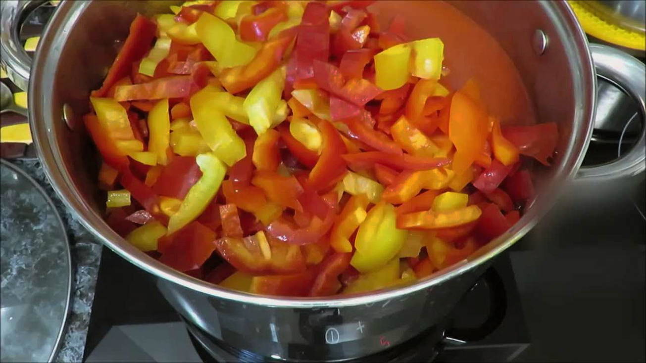 Болгарский перец в маринаде с маслом на зиму