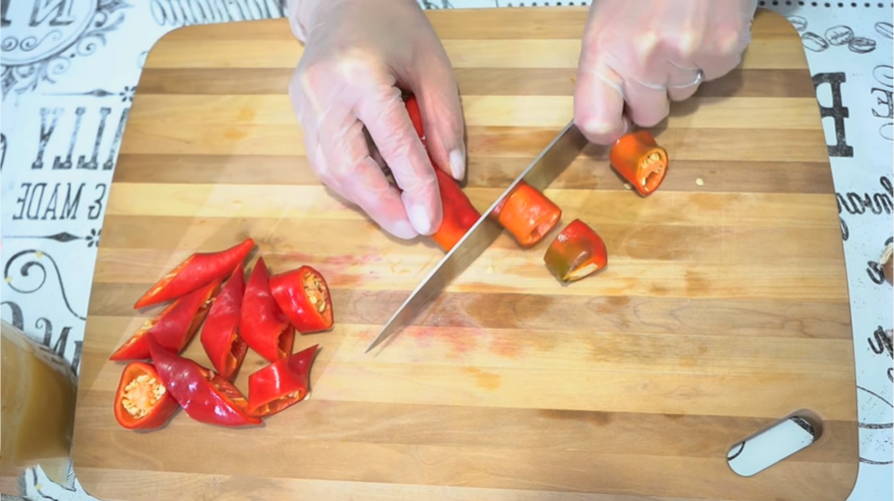 Острый перец в медовой заливке на зиму