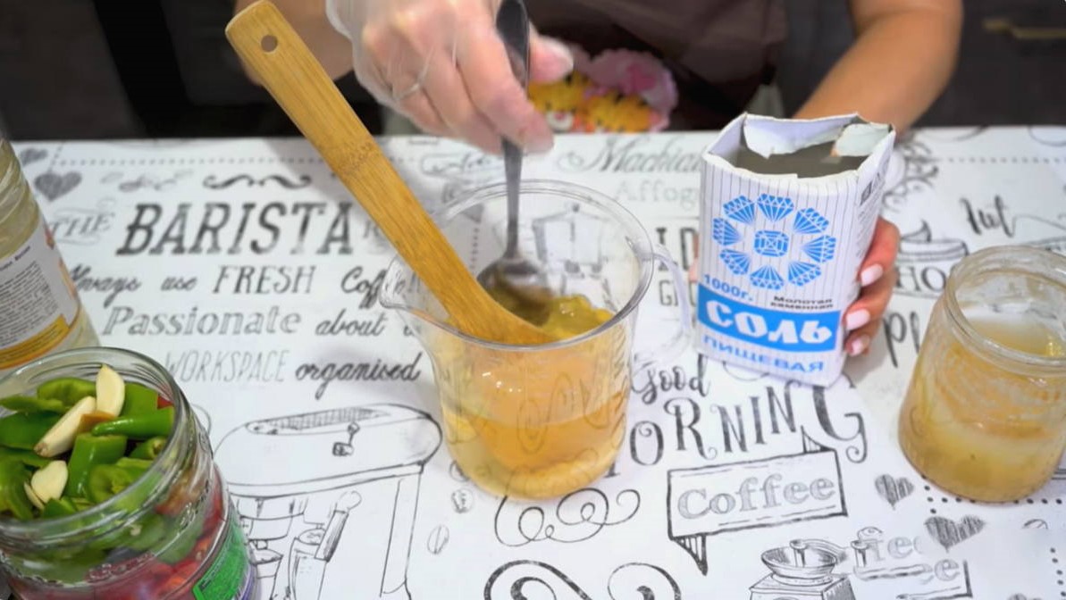 Острый перец в медовой заливке на зиму