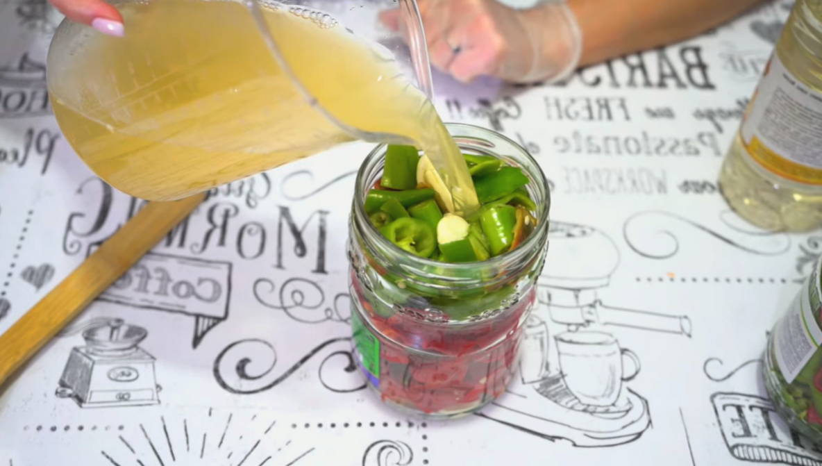 Острый перец в медовой заливке на зиму