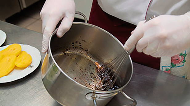 Салат с уткой, грушей и рукколой Салат с уткой, грушей и рукколой