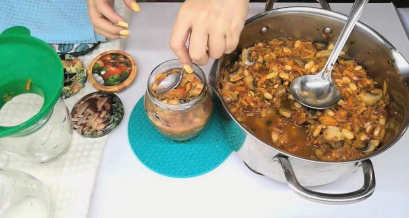 Фасоль с грибами на зиму в банках Фасоль с грибами на зиму в банках