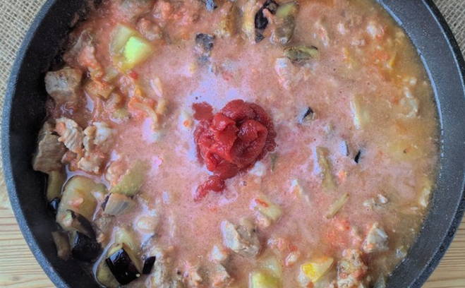 Баклажаны со свининой на сковороде