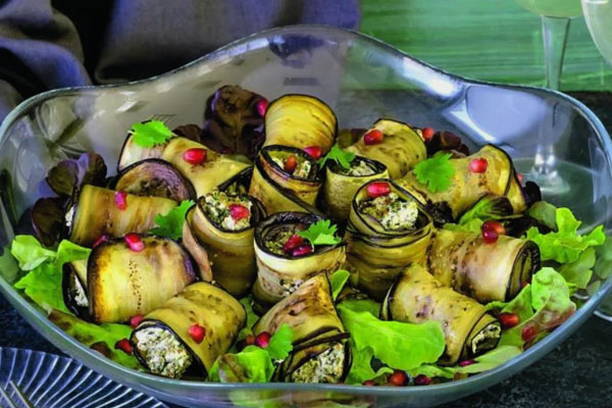 Рулеты из баклажанов с чесноком и грецкими орехами