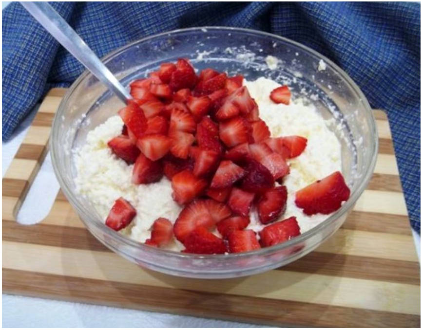 Сырники с клубникой