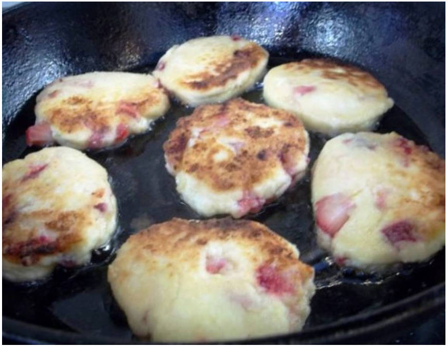 Сырники с клубникой