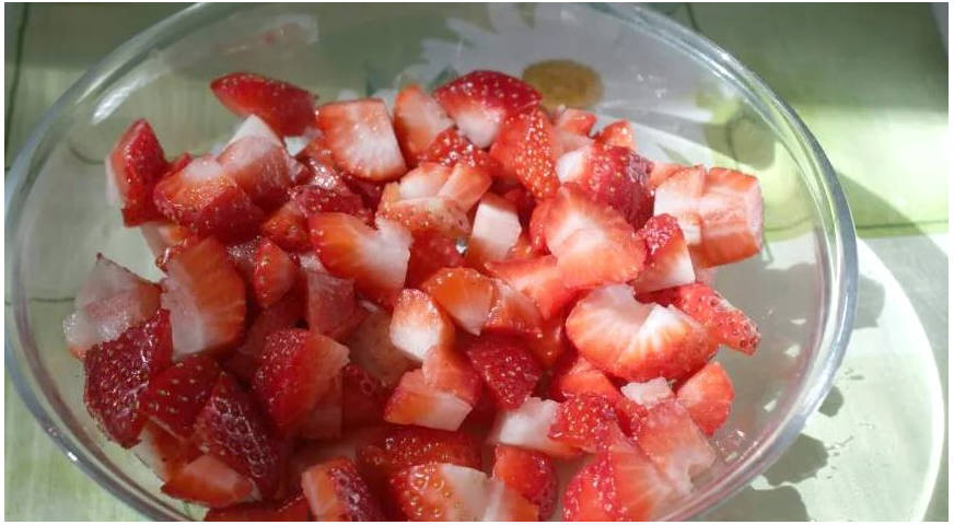 Булочки с клубникой Булочки с клубникой