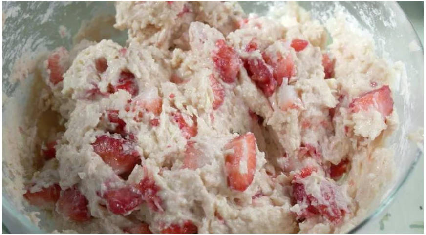 Булочки с клубникой Булочки с клубникой