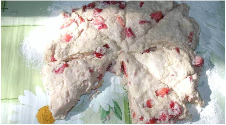Булочки с клубникой Булочки с клубникой