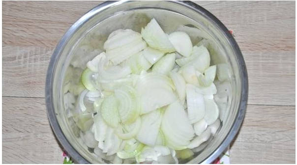 Фасоль с овощами в томатном соусе на зиму Фасоль с овощами в томатном соусе на зиму
