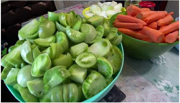 Икра из помидоров, моркови и лука через мясорубку на зиму Икра из помидоров, моркови и лука через мясорубку на зиму