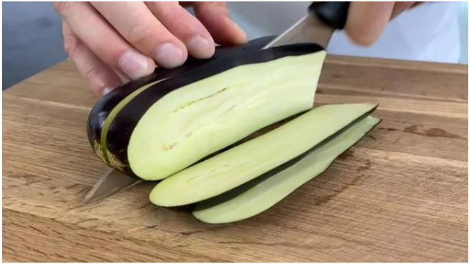 Баклажаны в муке на сковороде