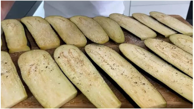 Баклажаны в муке на сковороде
