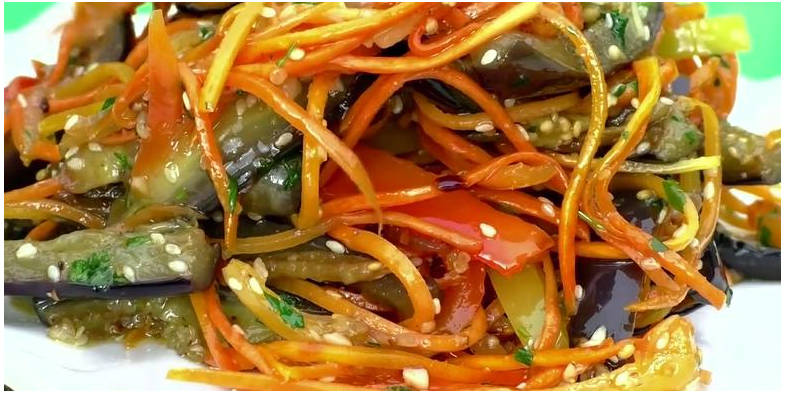 Салат с баклажанами, морковью и перцем