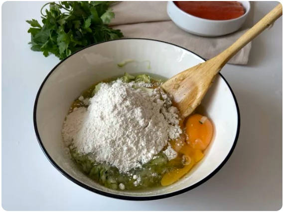 Рулет из кабачков с творожным сыром и рыбой