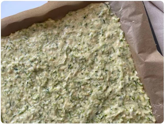 Рулет из кабачков с творожным сыром и рыбой