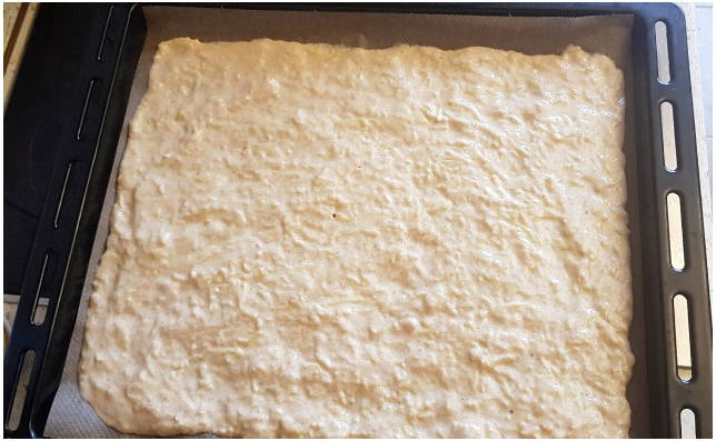 Рулет из кабачков с творожным сыром и зеленью