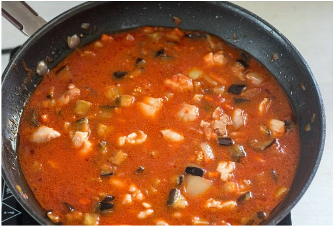 Баклажаны с куриной грудкой на сковороде Баклажаны с куриной грудкой на сковороде