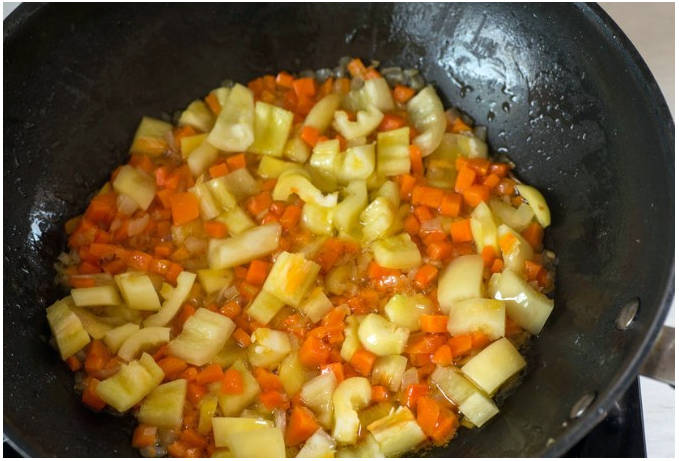 Баклажаны с куриной грудкой на сковороде Баклажаны с куриной грудкой на сковороде