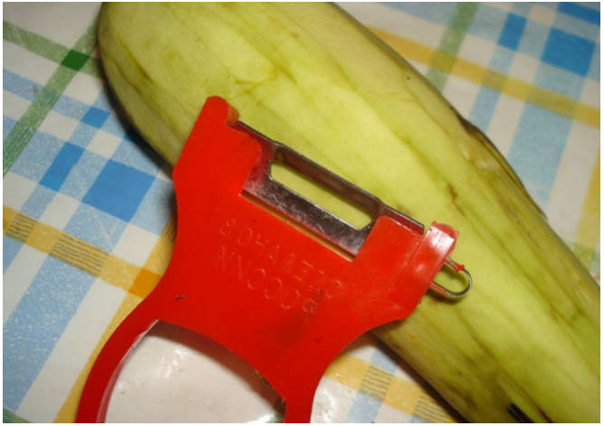 Баклажаны в кляре с чесноком и сыром на сковороде