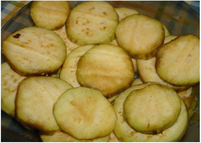 Баклажаны в кляре с чесноком и сыром на сковороде