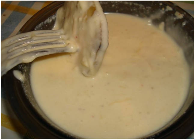 Баклажаны в кляре с чесноком и сыром на сковороде