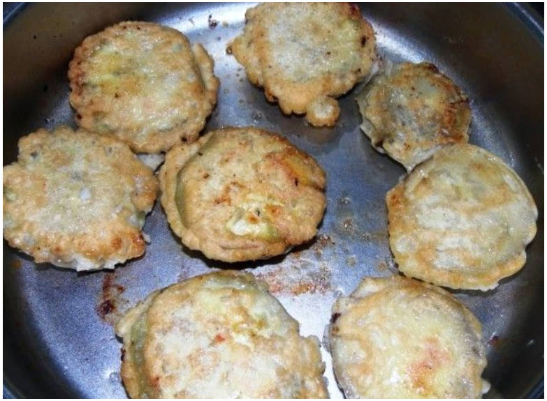 Баклажаны с фаршем на сковороде