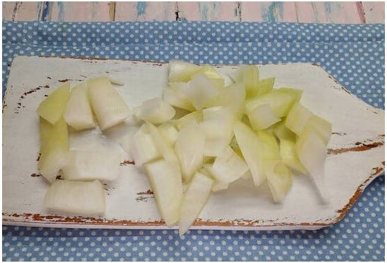 Баклажаны со сметаной и чесноком на сковороде