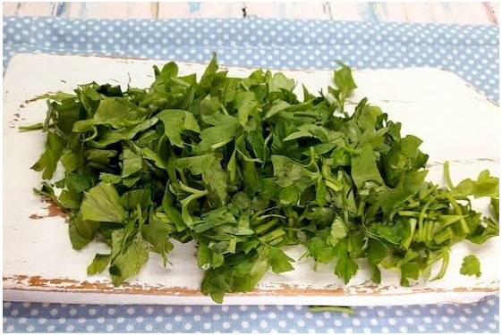 Баклажаны со сметаной и чесноком на сковороде