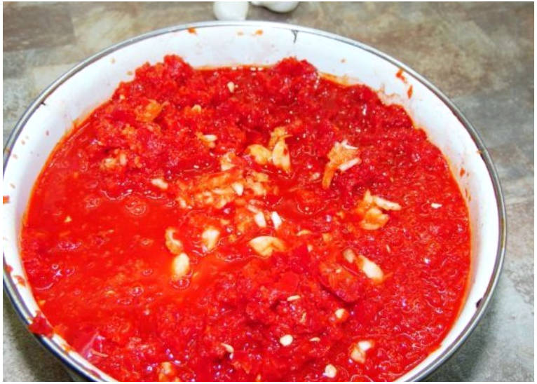 Горький перец с чесноком через мясорубку без варки на зиму Горький перец с чесноком через мясорубку без варки на зиму