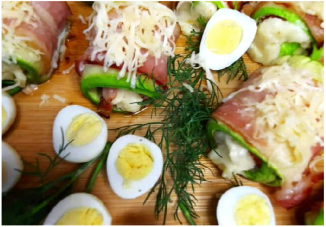 Рулетики из кабачков с беконом и сыром
