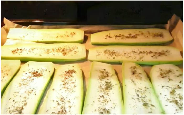 Рулетики из кабачков с беконом и сыром Рулетики из кабачков с беконом и сыром