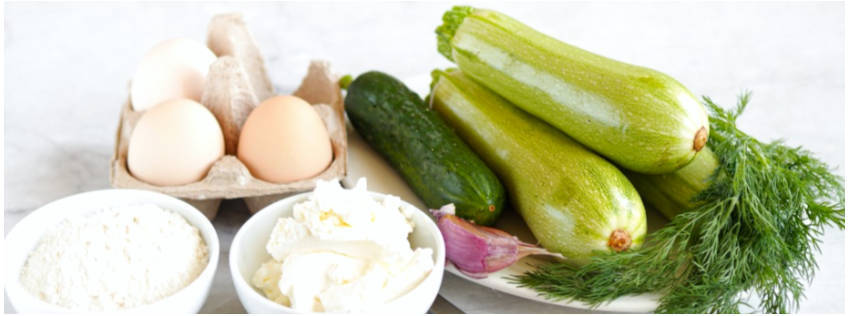 Рулет из кабачков с творожным сыром, зеленью и чесноком