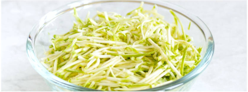 Рулет из кабачков с творожным сыром, зеленью и чесноком