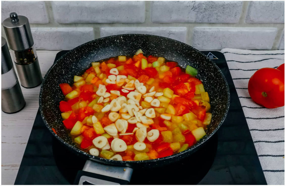 Закуска из жареных кабачков с чесноком на зиму