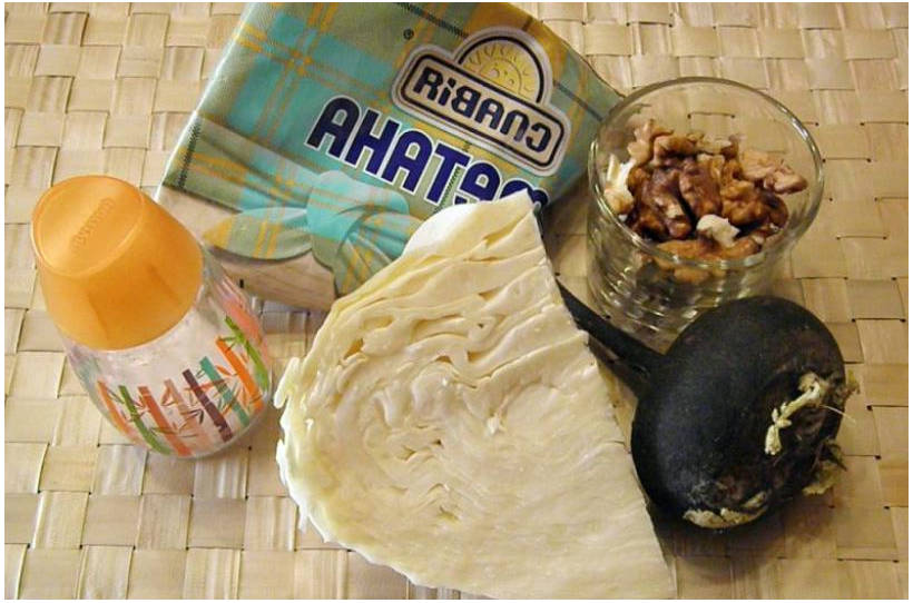 Салат из черной редьки со сметаной