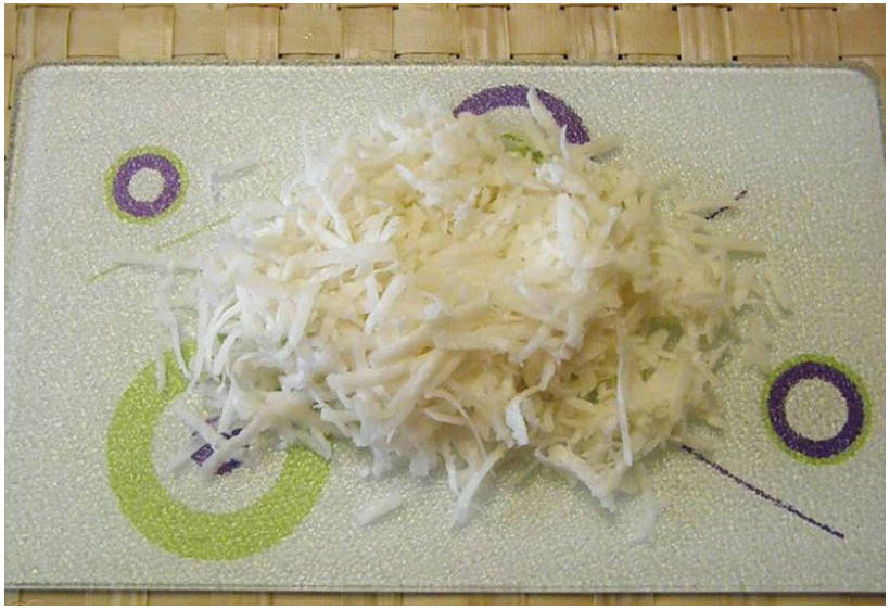 Салат из черной редьки со сметаной