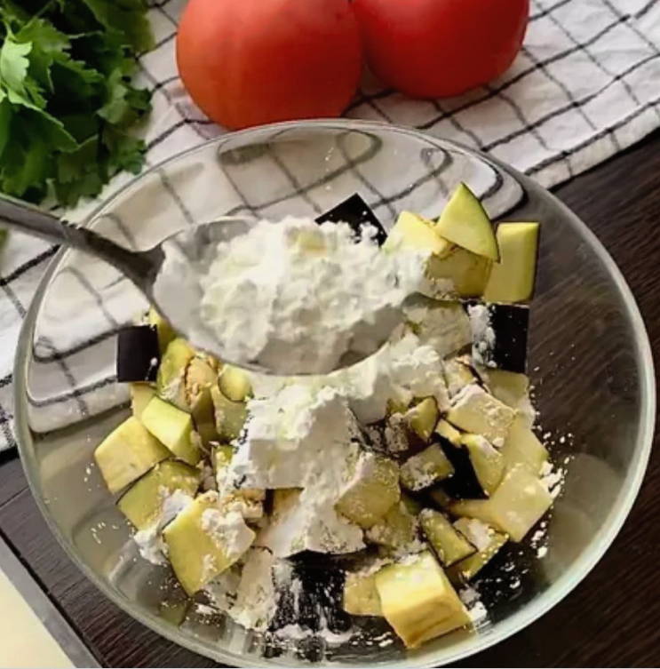 Салат с баклажанами и творожным сыром